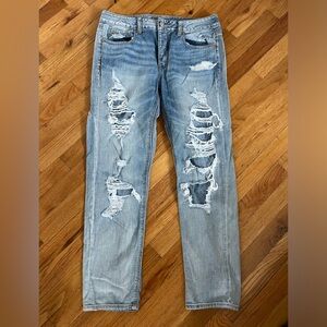 Excellent used condition distressed jeans size 8 … American eagle …